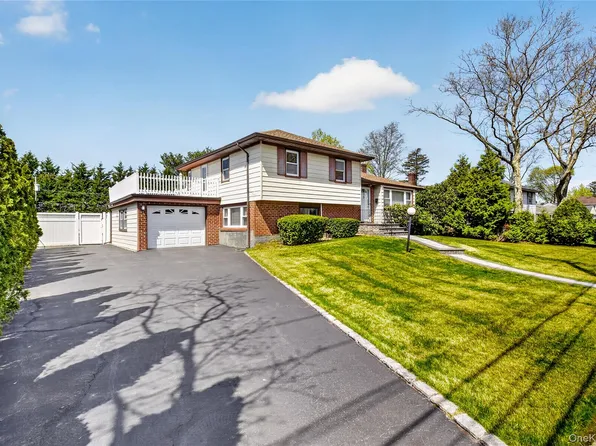 141 Cold Spring Road, Syosset, NY 11791