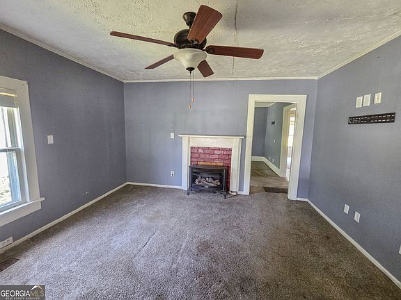 3rd image of 335 E Pine St