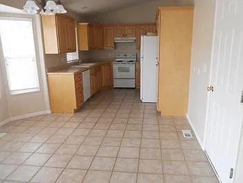 3 bed, 1264 sqft, $2,300 — Photo 2