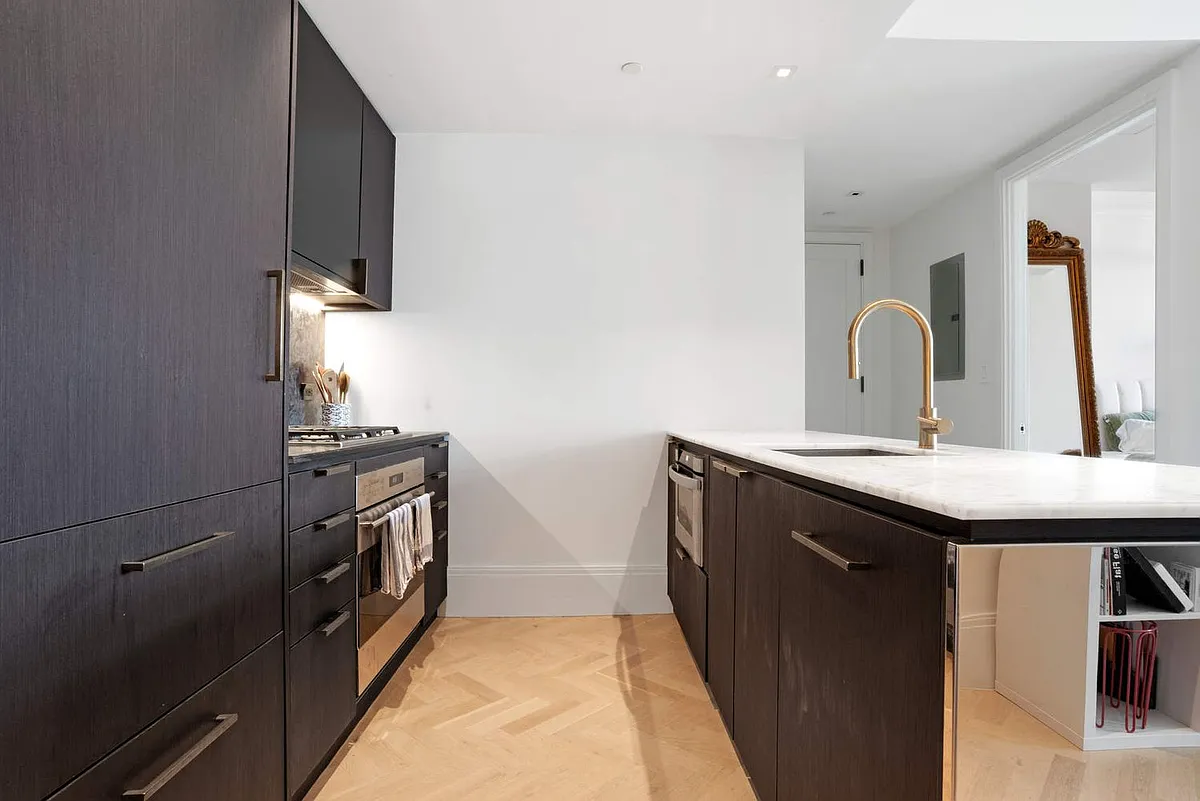 Building Photo - 50 Clinton St #6F