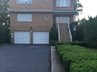 139 Franklin St, Elmwood Park, NJ 07407