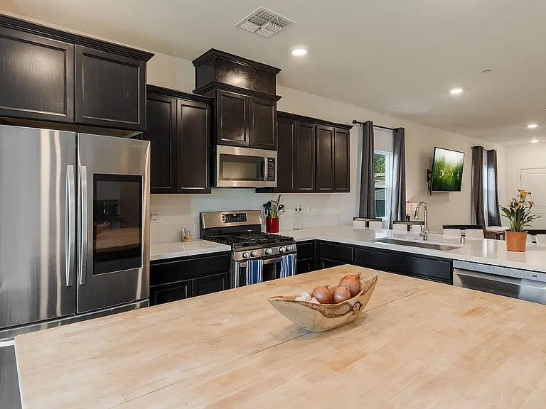 3206 Kola St — Photo 3