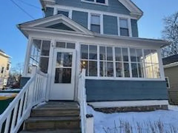 3 Dean Pl, Poughkeepsie, NY 12601