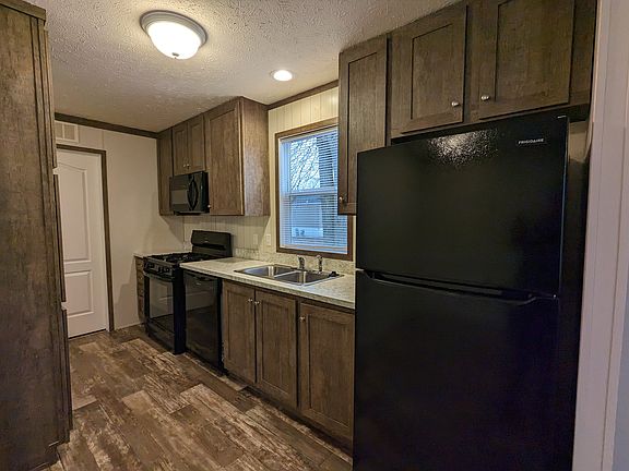 2nd image of 378 Utah Ct #378