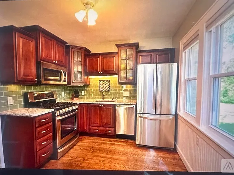 3085 N Brookfield Rd — Photo 3