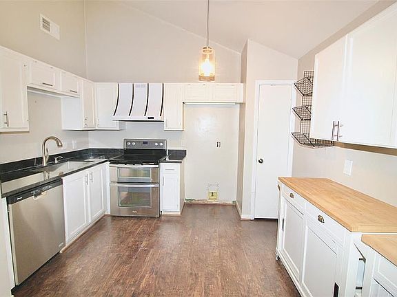 3rd image of 3422 Hillstone Dr