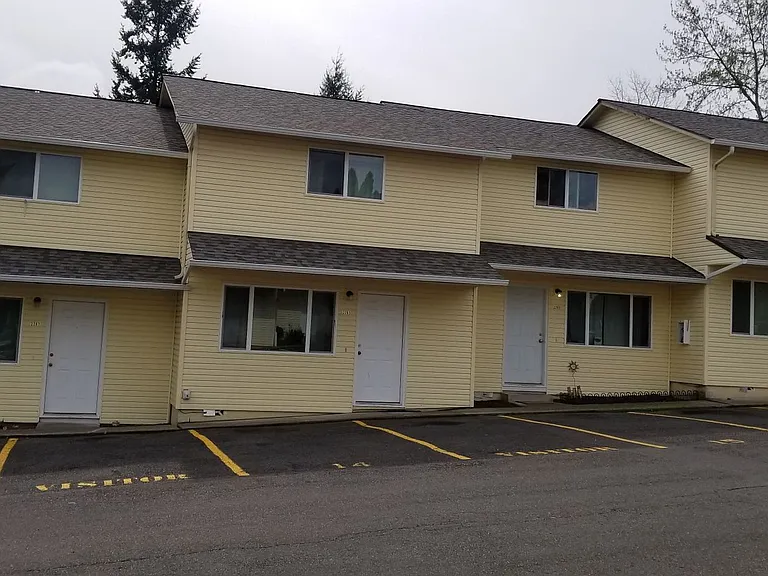 085-Applewood Apartments — Photo 12