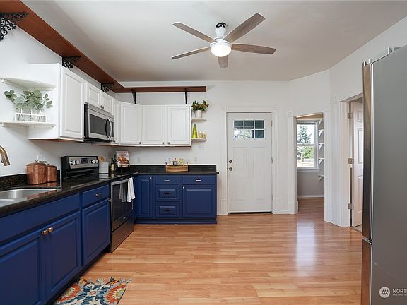 4th image of 1617 E 32nd Street
