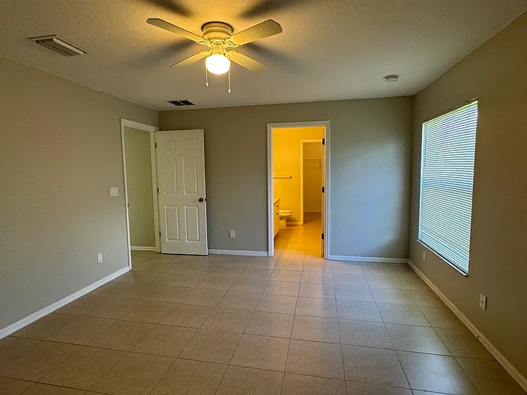 1305 Congress Ave — Photo 9