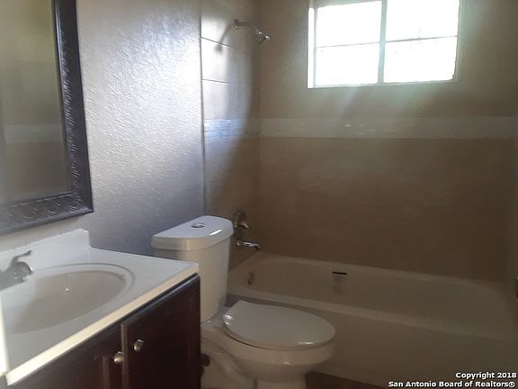 5th image of 2107 Harry St