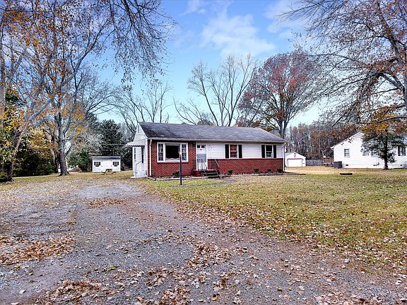 3rd image of 210 S Lake Ave