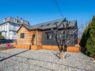 190 Main St, Amesbury, MA 01913