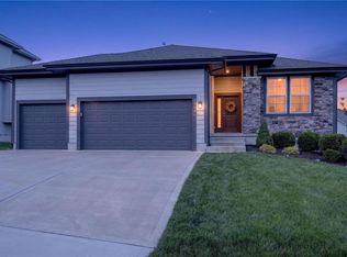 19526 W 116th St, Olathe, KS 66061