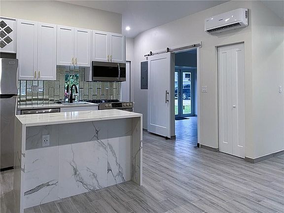 2nd image of 315 7th St #2