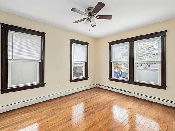 5th image of 184 Juniper St