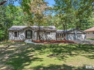 69 W Hazel Dell Ln, Springfield, IL 62703