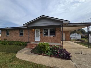 1305 Berkshire Rd, Fayetteville, NC 28304