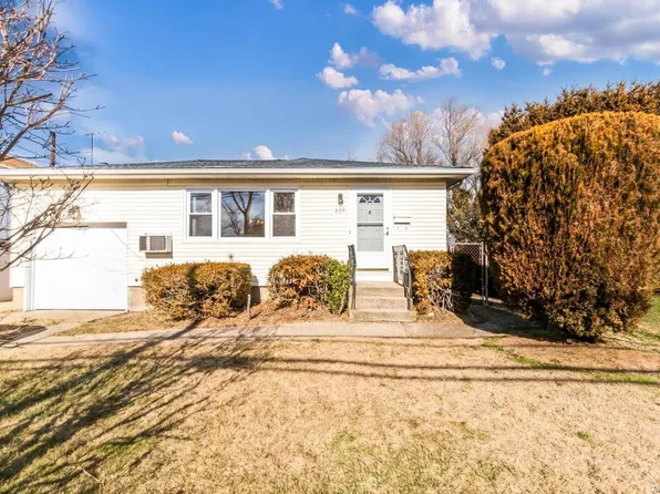 239 Lake Avenue, Deer Park, NY 11729