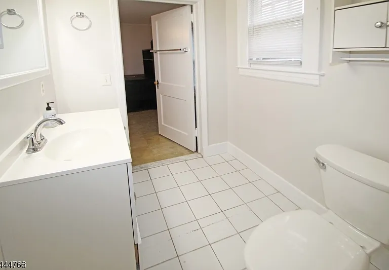 805 Green Pond Rd #MAIN — Photo 10