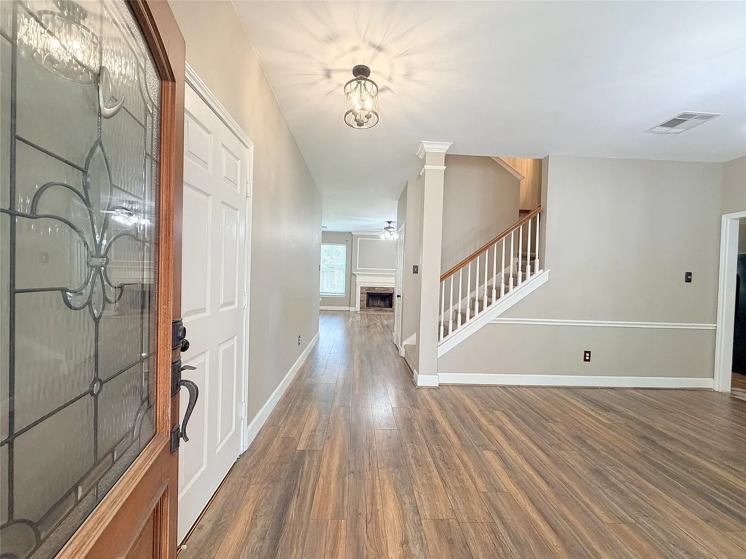 4 bed, 2.5 bath, 2338 sqft, $2,650 — Photo 3