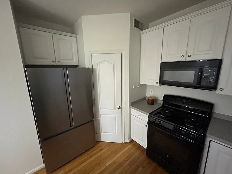 7020 Pyle Ct #7020 — Photo 10