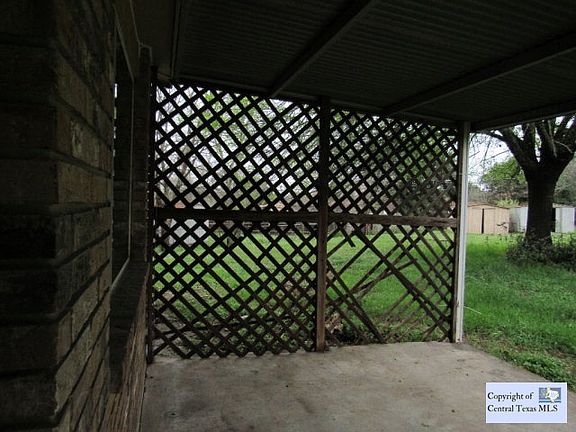 3rd image of 319 Cherrywood Ln