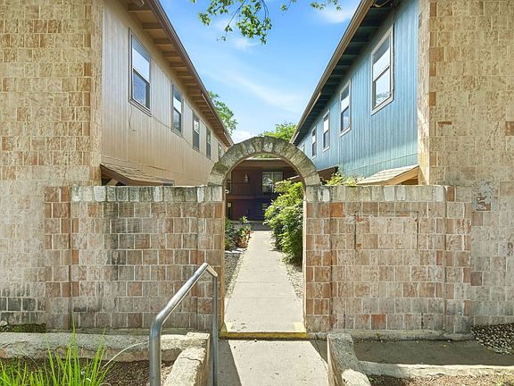 2nd image of 2319 Greenfield Pkwy APT 210