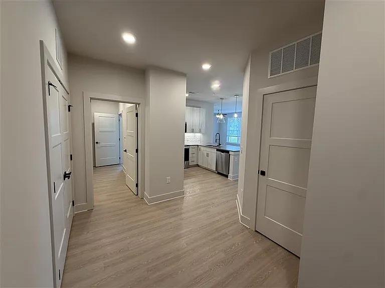 District on the Etowah Apartments — Photo 1448