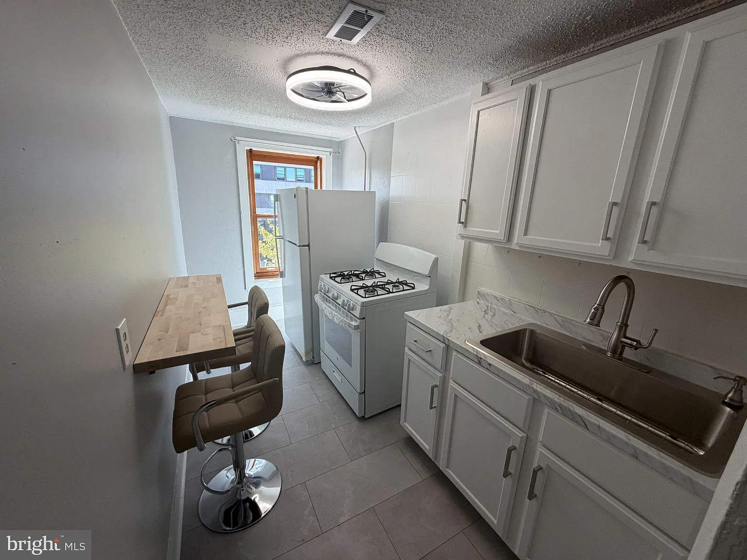 1 bed, 1.0 bath, 800 sqft, $1,450 — Photo 1