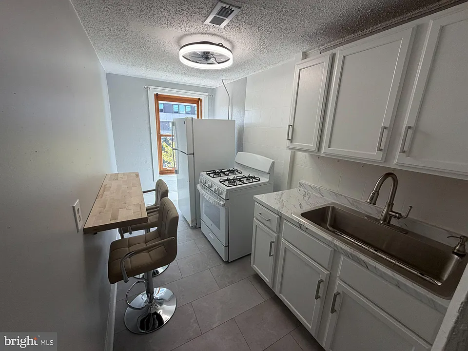 322 S Broad St #3