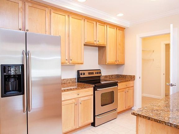 4th image of 5 Woodman Way Unit 109