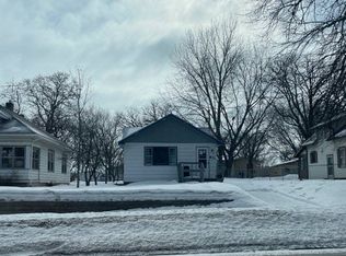 831 Willow St, Faribault, MN 55021