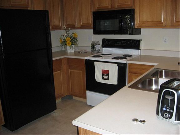 2nd image of 4875 S Balsam Way Unit 6-204