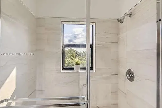 142 SE 5th Ct — Photo 10