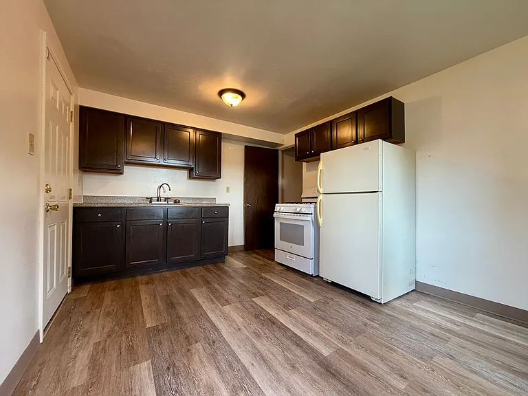 100 Savors Ct — Photo 1