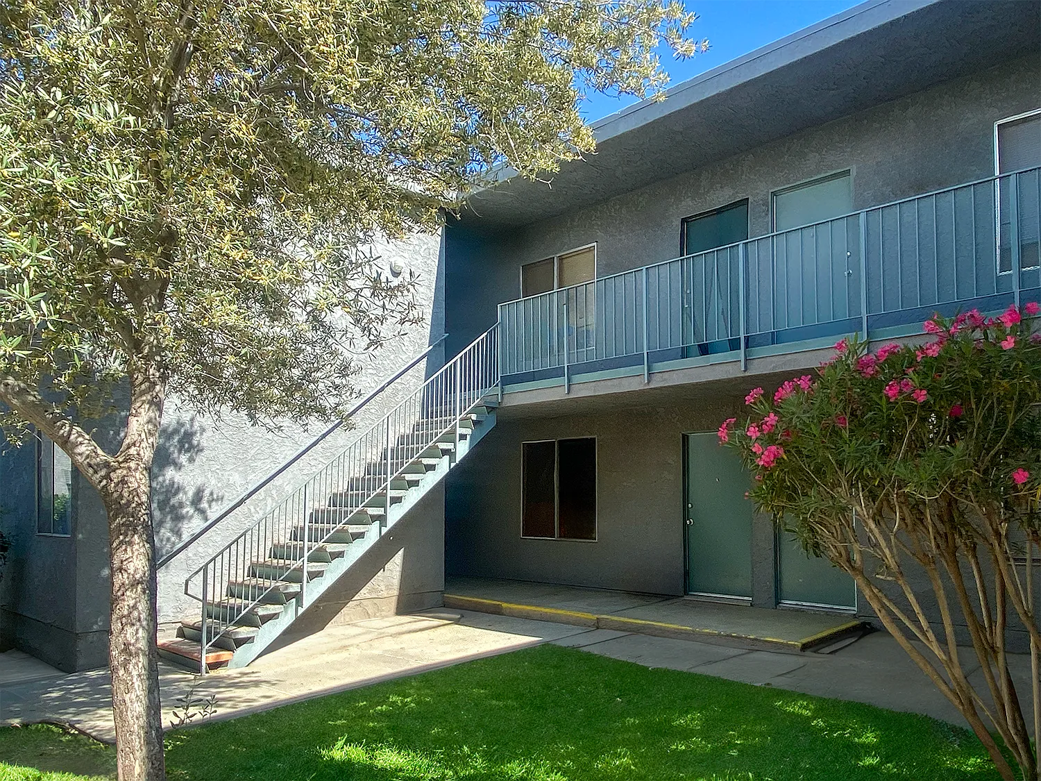 Parkside Apartments — Photo 1