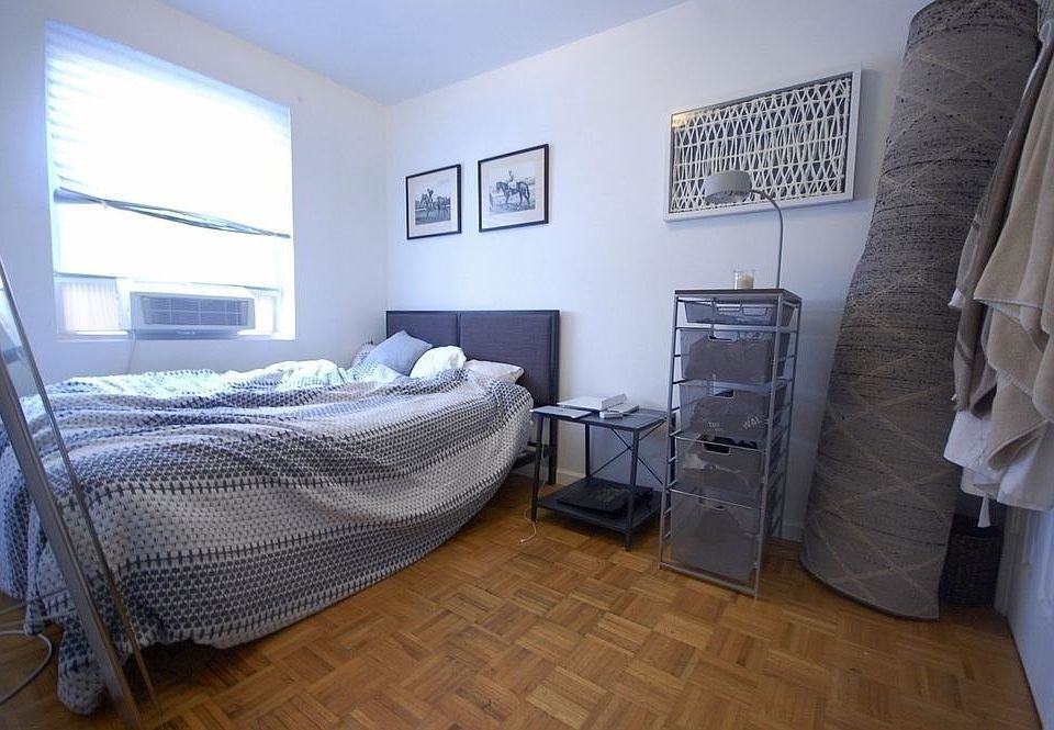 1st image of 105 Stanton St APT 4