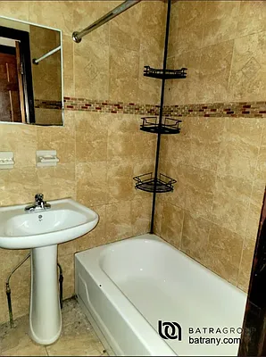 Rented by Batra Group Inc | media 23