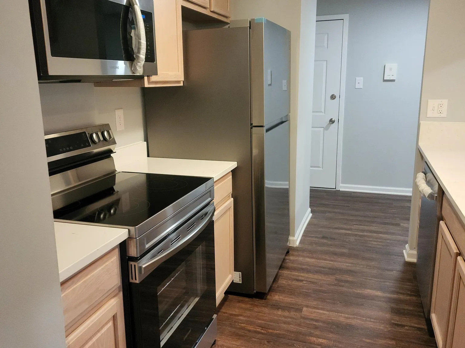 9387 Horse Castle Court - 804 — Photo 4