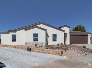 6443 Serrano Dr, Las Cruces, NM 88012