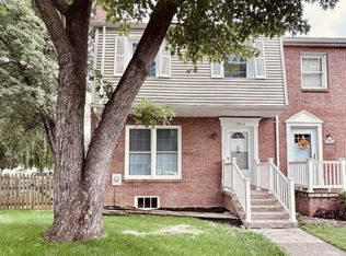 17914 Hickory Ln, Hagerstown, MD 21740