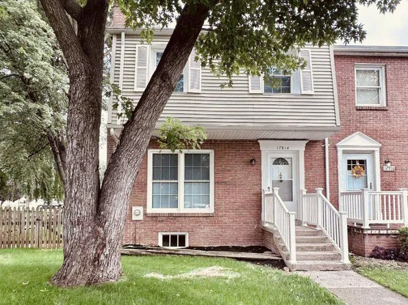 17914 Hickory Ln, Hagerstown, MD 21740