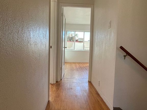 5th image of 990 Jackson St APT 4