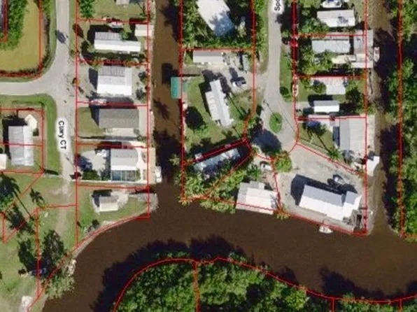 6 Spoonbill Ave, Everglades City, FL 34139