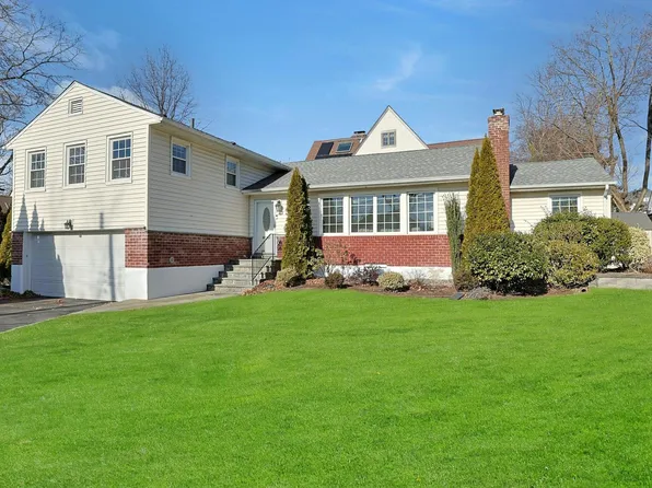 67 Stratford Road, New Rochelle, NY 10804