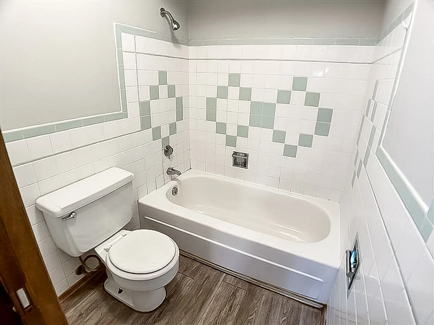 11th Street Apartments — Photo 3