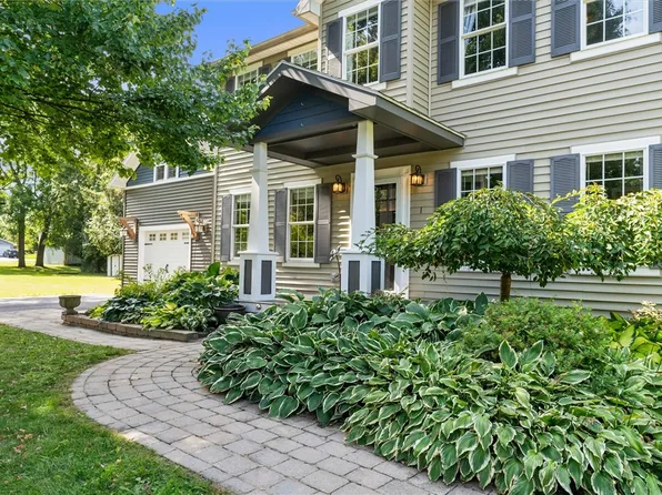 1 Kimberly Dr, Geneseo, NY 14454