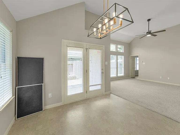 19254 Dillsbury Ct — Photo 14