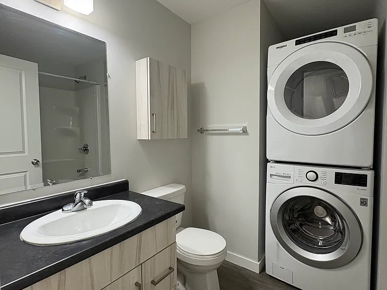 1530 Logan Ave — Photo 9