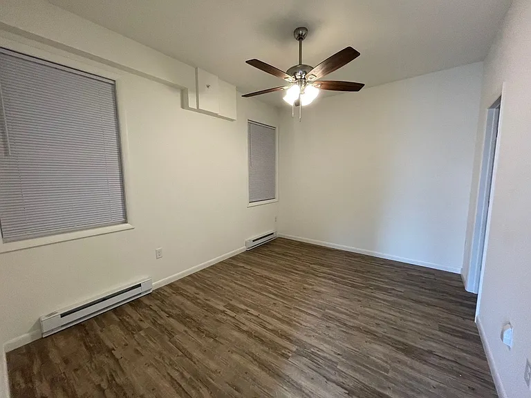 University Park Apartments near Cornell University — Photo 585